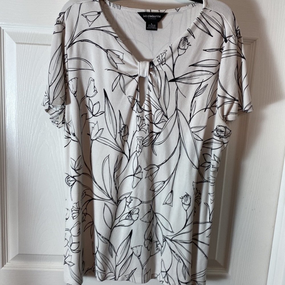 Liz Claiborne Woman’s Keyhole Neck Short Sleeve Blouse  Floral Sz Large Lot of 2 - Picture 4 of 7